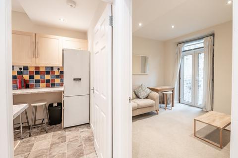 16 Dean Street, Edinburgh, EH4 1LW