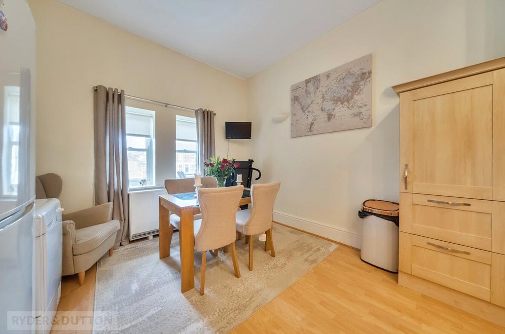Lounge/Kitchen