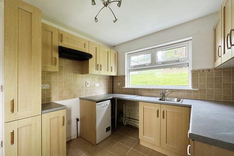 3 bedroom semi-detached house to rent, West Royd Close, Shipley, West Yorkshire, BD18