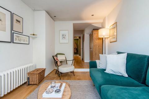 15b Powell Road, London, E5 8DJ