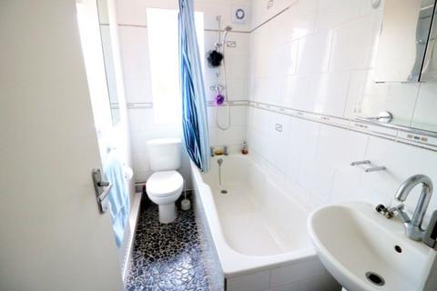 2 bedroom flat for sale, Cedar Court, Egham, Surrey, TW20