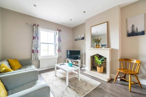 3 bedroom flat for sale, Recreation Road, Surrey GU1