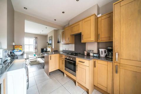 3 bedroom flat for sale, Recreation Road, Surrey GU1