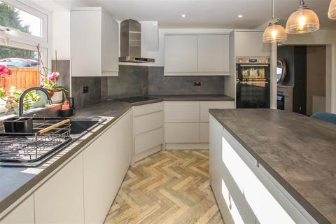 3 bedroom semi-detached house for sale, Magnolia Way, Pilgrims Hatch, Brentwood