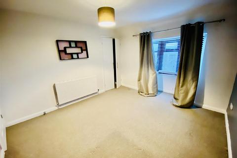 2 bedroom end of terrace house to rent, Queen Elizabeth Court, Ashbourne DE6