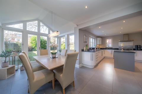 5 bedroom detached house for sale, Chambersbury Lane, Leverstock Green, Hertfordshire, HP3 8LW