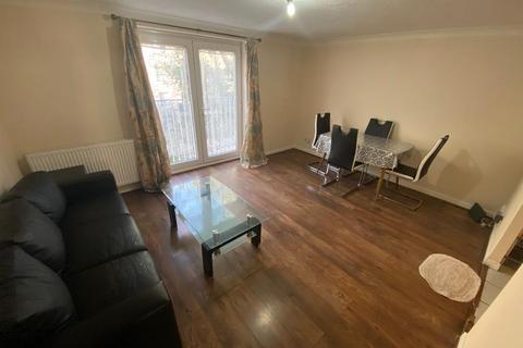 2 bedroom apartment to rent, Manchester Road, London