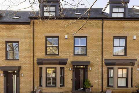 5 bedroom townhouse for sale, Mansion Gate Drive, Leeds LS7