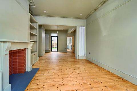 4 Exeter Street, Brighton, BN1 5PG