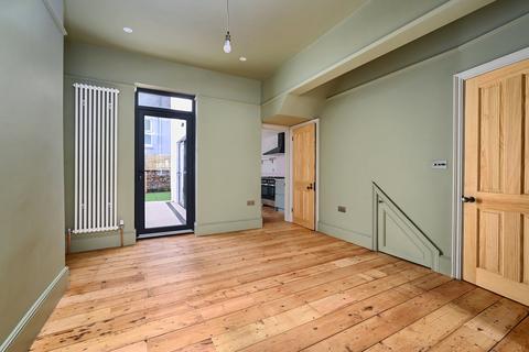 4 Exeter Street, Brighton, BN1 5PG