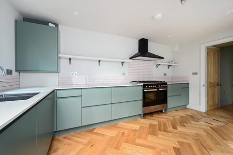 4 Exeter Street, Brighton, BN1 5PG