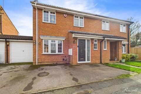 4 bedroom semi-detached house for sale, Hare Close, Buckingham