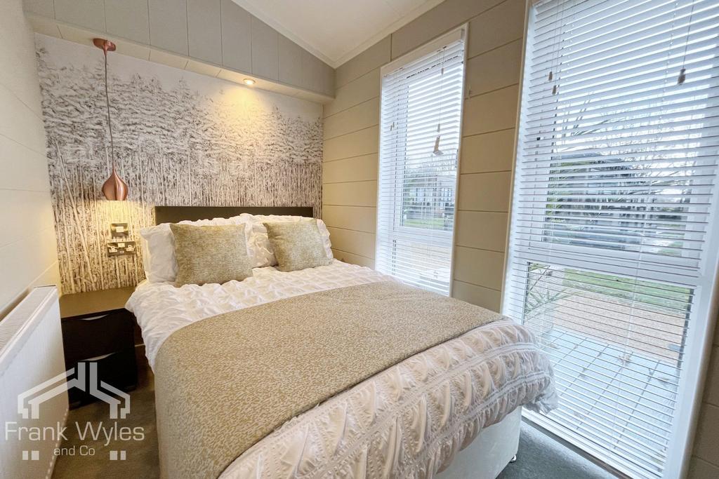 RB20 Bedroom 2
