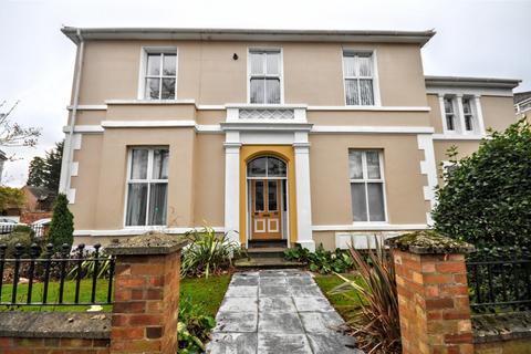 2 bedroom flat to rent, Binswood Avenue, Leamington Spa