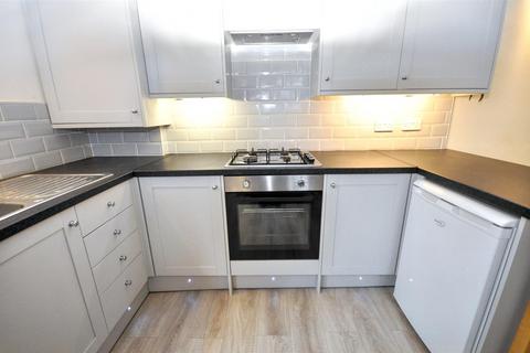 2 bedroom flat to rent, Binswood Avenue, Leamington Spa