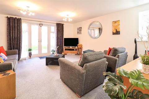 3 bedroom detached house for sale, Kukri Gardens, Fleet GU52