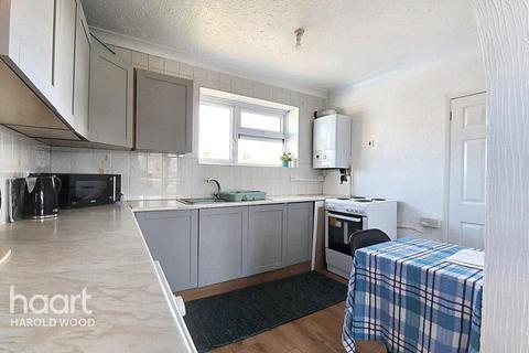 1 bedroom flat for sale, Kings Lynn Drive, Romford