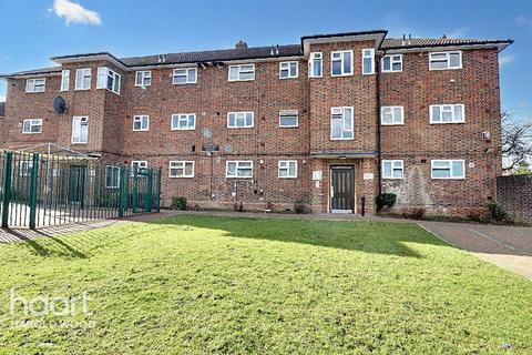12, Ingleton House Kings Lynn Drive, Romford, RM3 8BW