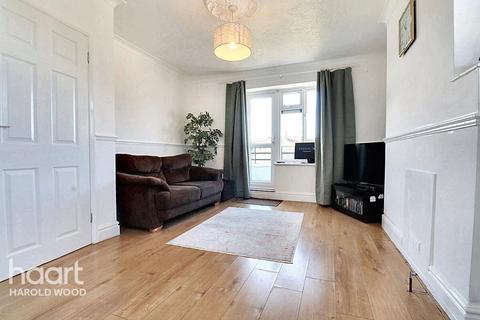 12, Ingleton House Kings Lynn Drive, Romford, RM3 8BW