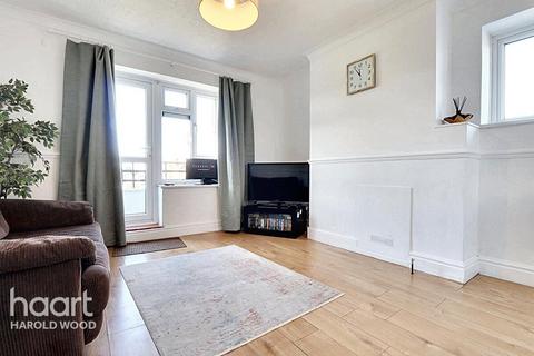 12, Ingleton House Kings Lynn Drive, Romford, RM3 8BW
