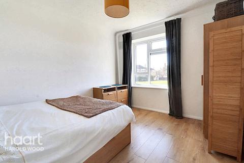 12, Ingleton House Kings Lynn Drive, Romford, RM3 8BW