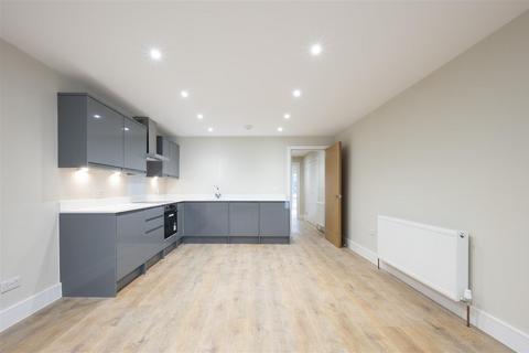 2 bedroom apartment to rent, Dorien Road, Raynes Park, SW20