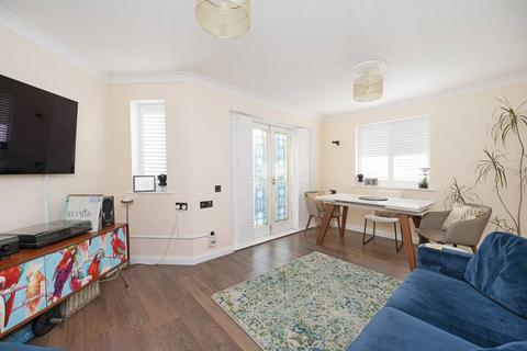 12 Shalbourne Square, London, E9 5JN