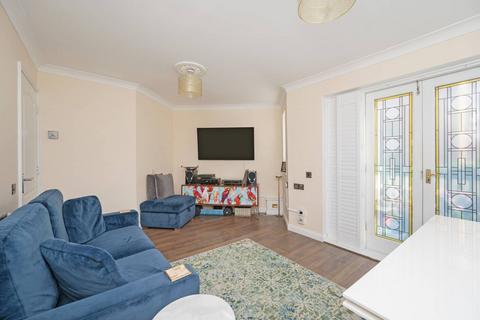 12 Shalbourne Square, London, E9 5JN