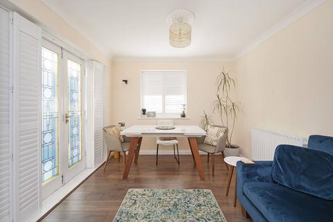 12 Shalbourne Square, London, E9 5JN
