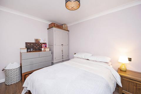 12 Shalbourne Square, London, E9 5JN