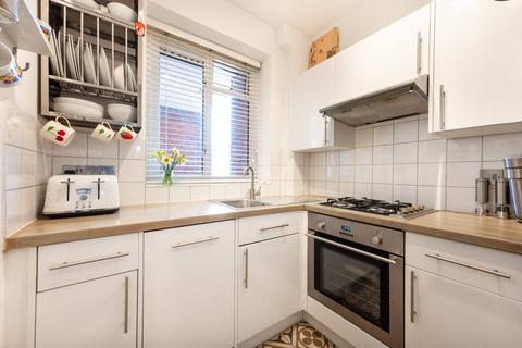 2 bedroom flat for sale, Coronation Court, North Kensington, London, W10