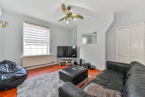 2 bedroom flat for sale, Berwyn House,, Stamford Hill, London, N16