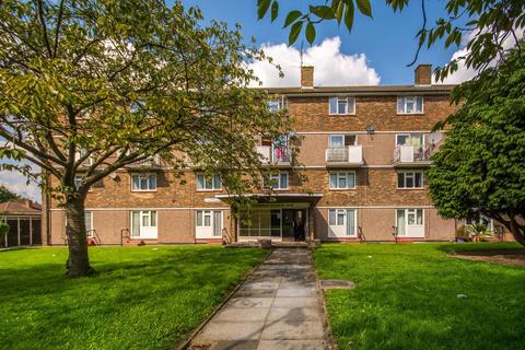 2 bedroom flat for sale, Ellerslie Gardens, NW10, Kensal Green, London, NW10