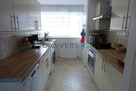 2 bedroom apartment to rent, Dennis Close, Leicester LE3