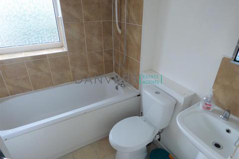 2 bedroom apartment to rent, Dennis Close, Leicester LE3