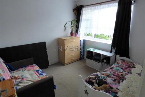 2 bedroom apartment to rent, Dennis Close, Leicester LE3