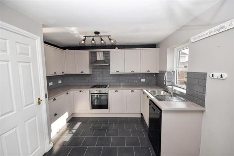 3 bedroom terraced house for sale, Cludd Avenue, Newark