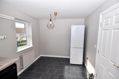 3 bedroom terraced house for sale, Cludd Avenue, Newark