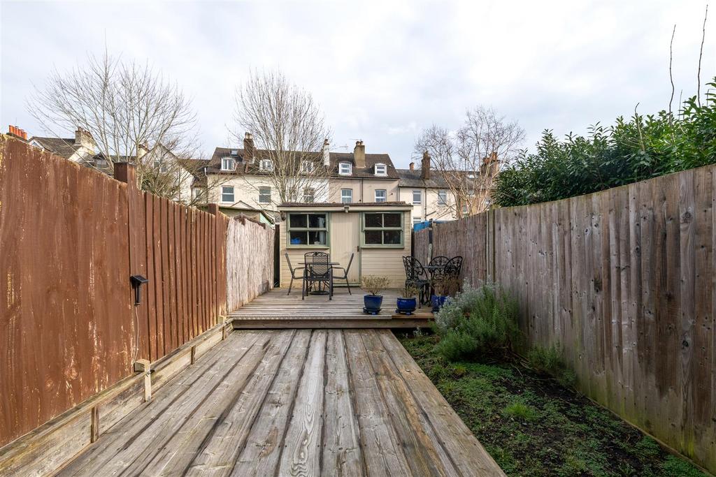 16 Lower Road externals-11.jpg