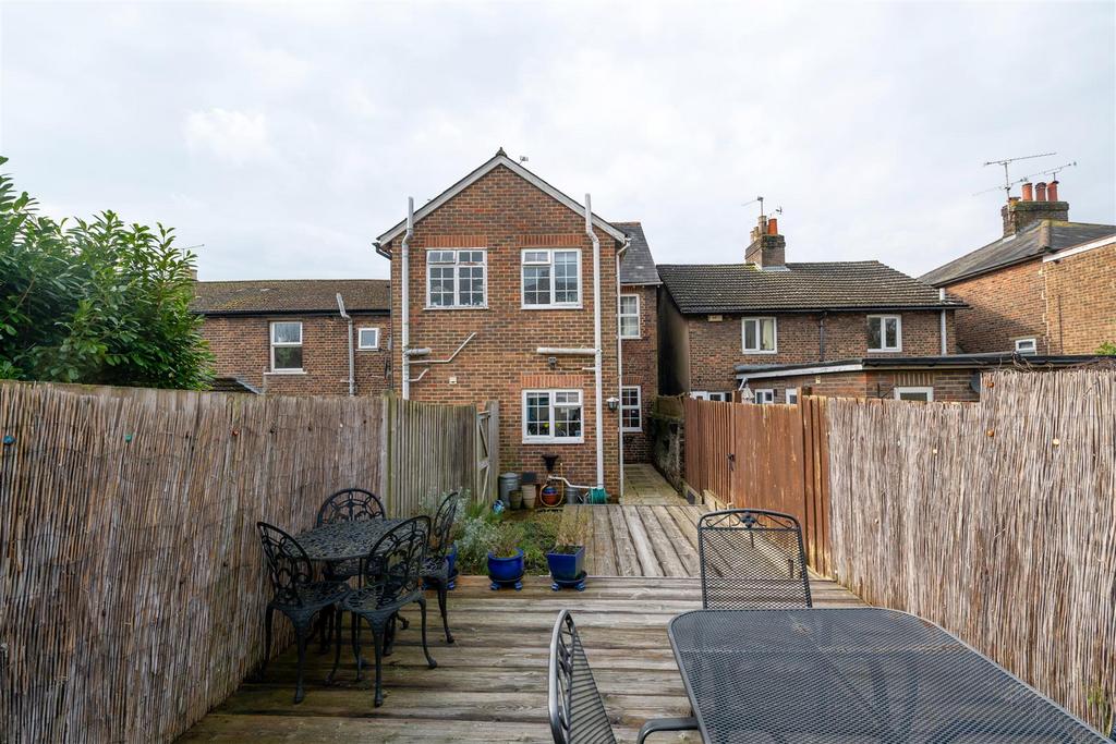 16 Lower Road externals-16.jpg