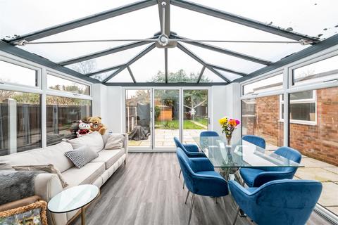 62 New Causeway, Reigate, RH2 7PG