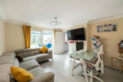 62 New Causeway, Reigate, RH2 7PG