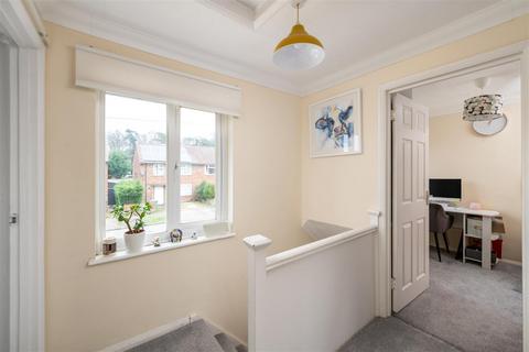 62 New Causeway, Reigate, RH2 7PG