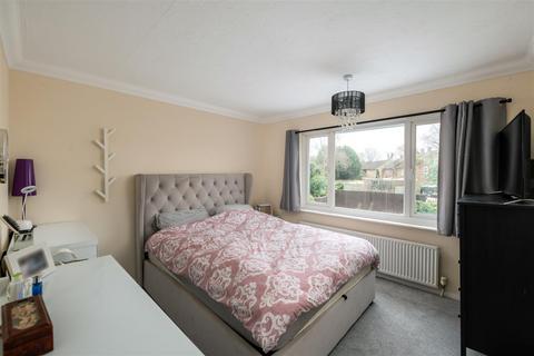 62 New Causeway, Reigate, RH2 7PG