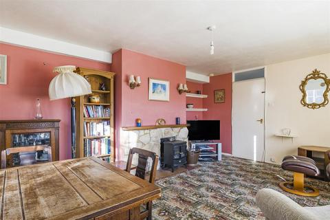 undefined, Manor Close, Urchfont