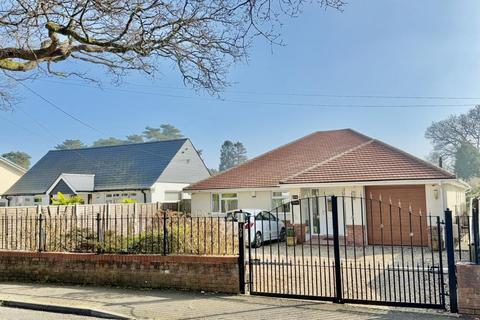 4 bedroom detached bungalow for sale, Sandy Lane, St Ives, BH24 2LQ