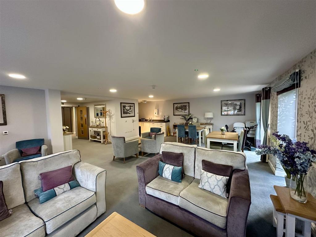 Communal Owners Lounge