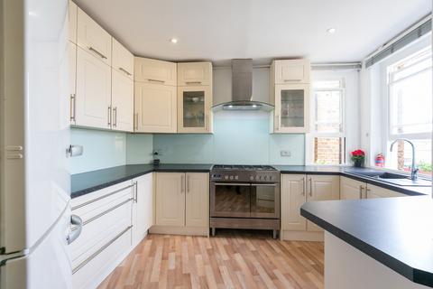 3 bedroom flat for sale, Hammersmith Bridge Road, London W6