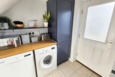 45 Marina Drive, Staverton, Trowbridge, BA14 8UX