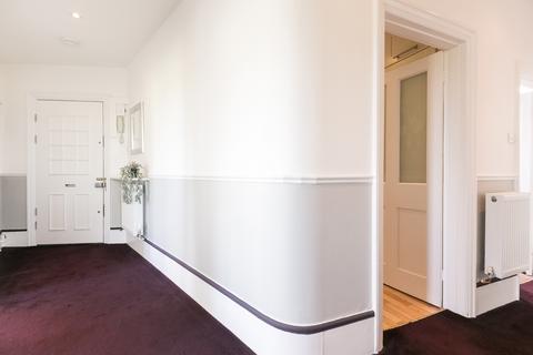 3 bedroom flat for sale, Hammersmith Bridge Road, London W6